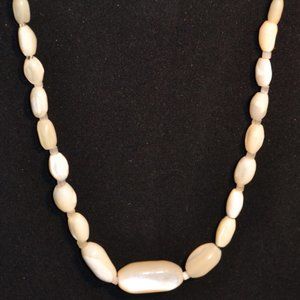 Iridescent Mother of Pearl Necklace Vintage